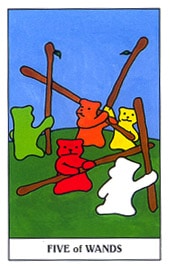 Lá Five of Wands trong bộ Gummy Bear Tarot