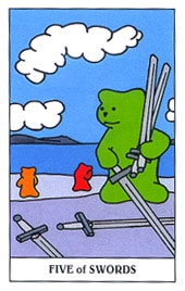 Lá Five of Swords trong bộ Gummy Bear Tarot