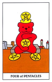 Lá Four of Pentacles trong bộ Gummy Bear Tarot