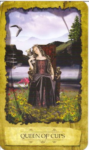 Ý nghĩa lá Queen of Cups trong bộ Mystic Dreamer Tarot