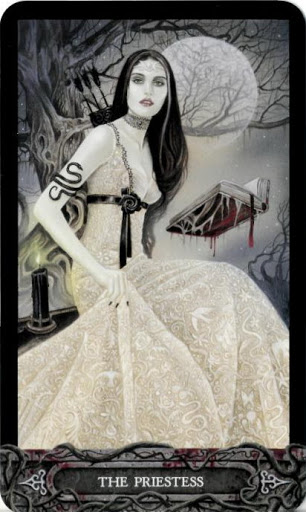 Ý nghĩa lá bài II. The Priestess trong bộ bài Tarot of Vampyres