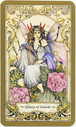 Lá Queen of Swords – Mystic Faerie Tarot