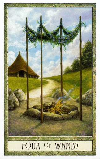 Ý nghĩa lá Four of Wands trong bộ Druidcraft Tarot
