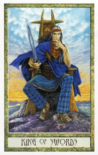 Ý nghĩa lá King of Swords trong bộ Druidcraft Tarot