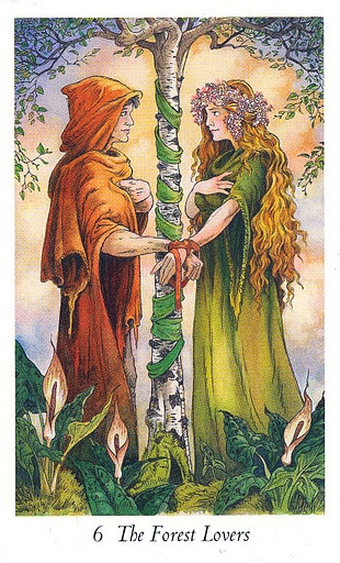 Lá 6. The Forest Lovers – Wildwood Tarot