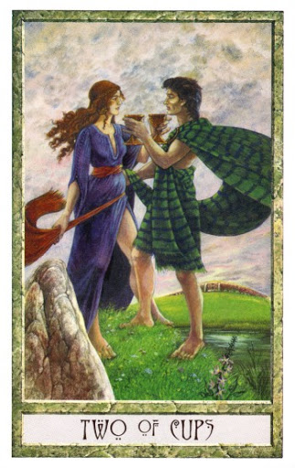 Ý nghĩa lá Two of Cups trong bộ Druidcraft Tarot