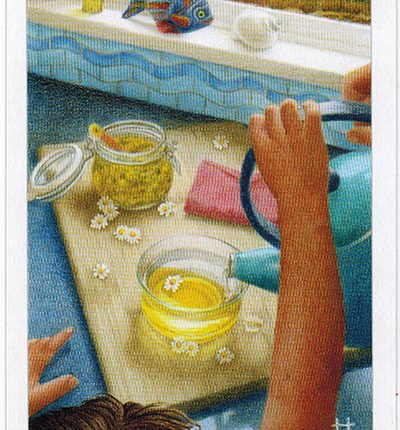 The Herbcrafter’s Tarot – Hija Of Water